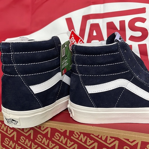 Vans Sk8-Hi
(Pig Suede)Parisian Night/Snow White
VNOA32QG9G5
WMNS sneakers - Picture 15 of 16